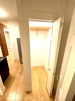 Rented by LJ Sloane Management | media 15