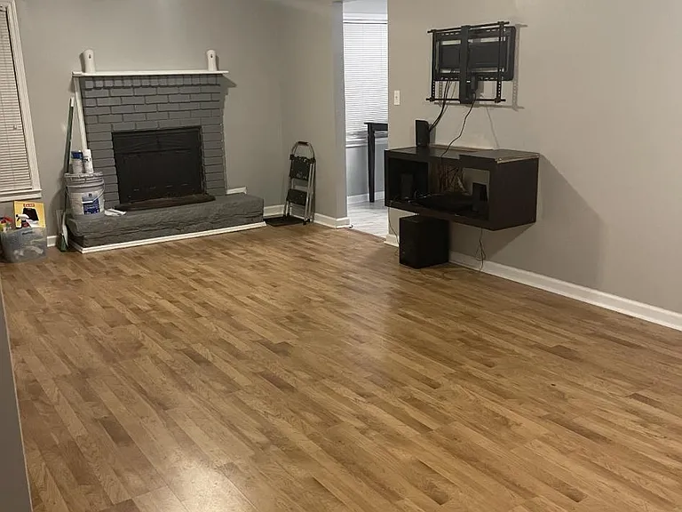 Lakeshore Dr NE — Photo 9