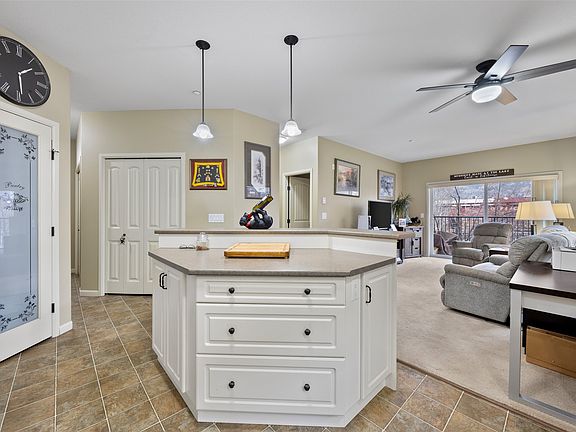 5th image of 550 Lorne St #212