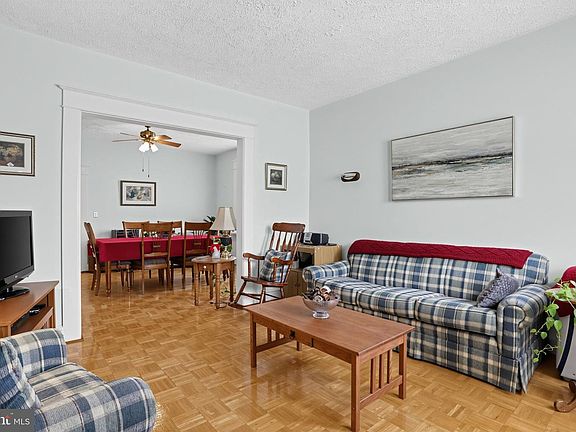 3rd image of 7922 Frontenac St