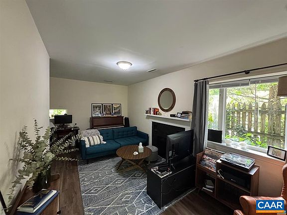 2nd image of 1820 Rugby Pl