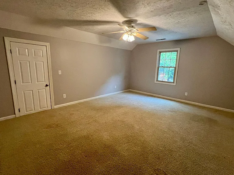 1302 Honeywood Pl — Photo 16