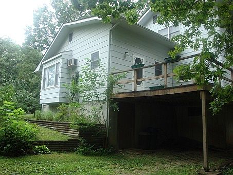 1st image of 18 Kathryn Dr