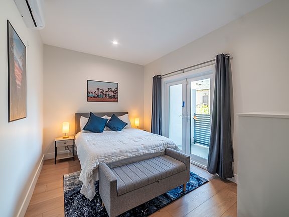 5th image of 1140 Elden Ave #3