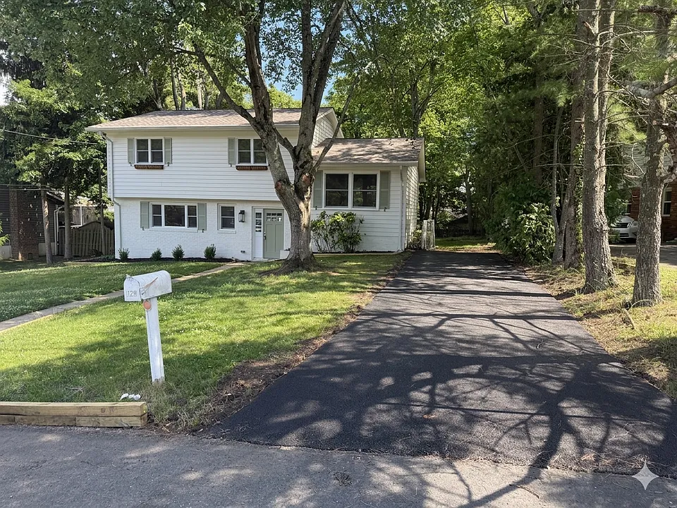 129 Pinecrest Dr
