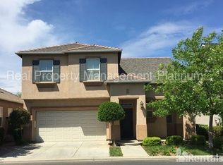 1699 Glen Kippen Ln, Clovis, CA