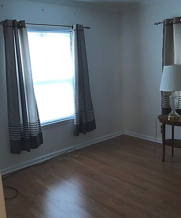 4th image of 2319 Huffman Blvd