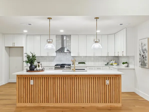 9626 Vista Oaks Dr, Dallas, TX 75243