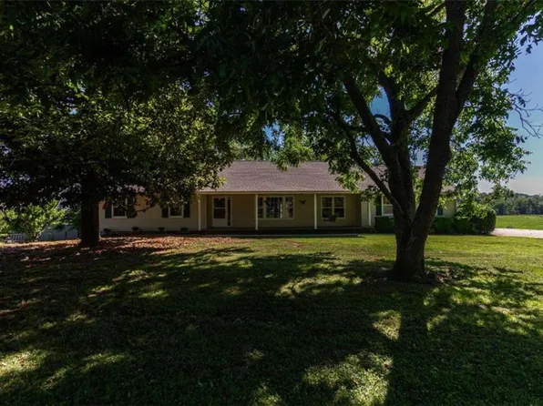 3019 Yonah Homer Rd, Lula, GA 30554