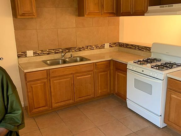 5th image of 263 W 15th St #2