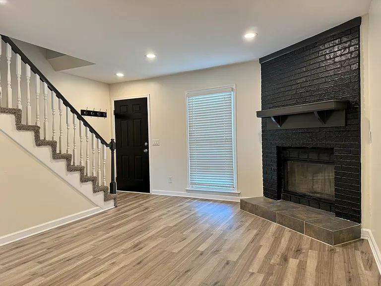 724 Due West Ave N #I — Photo 10