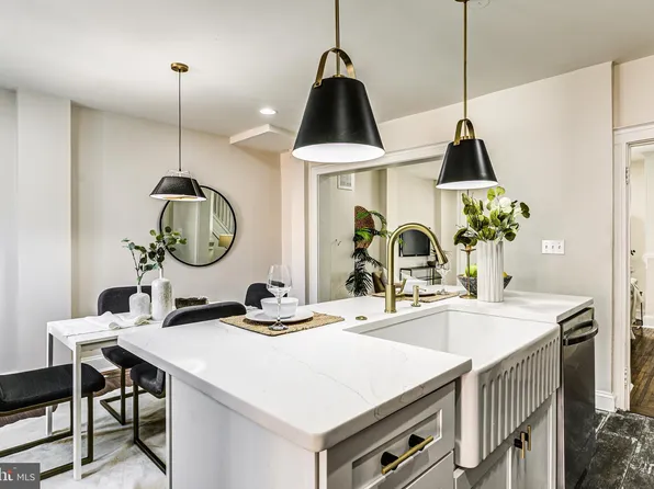 2703 2nd Ave, Parkville, MD 21234