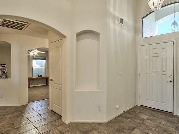 3rd image of 30000 N Maravilla Dr