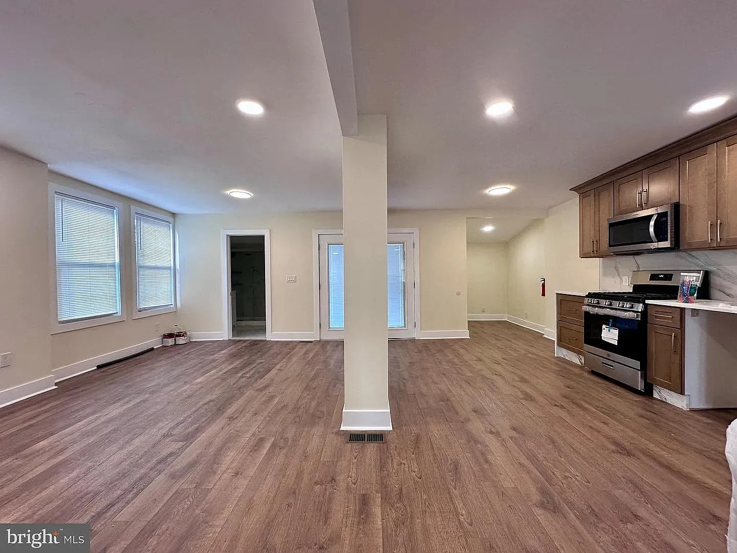 3 bed, 2578 sqft, $4,500 — Photo 3
