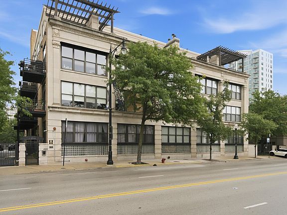 3rd image of 1525 S Michigan Ave APT 212
