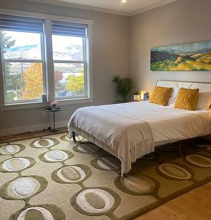 2nd image of 292 B St #292