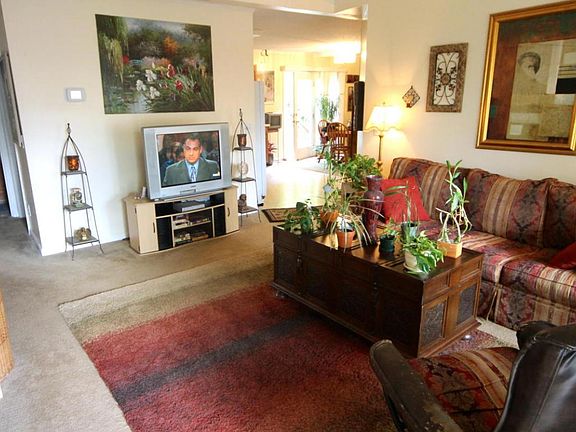 4th image of 312 Picket Place Way