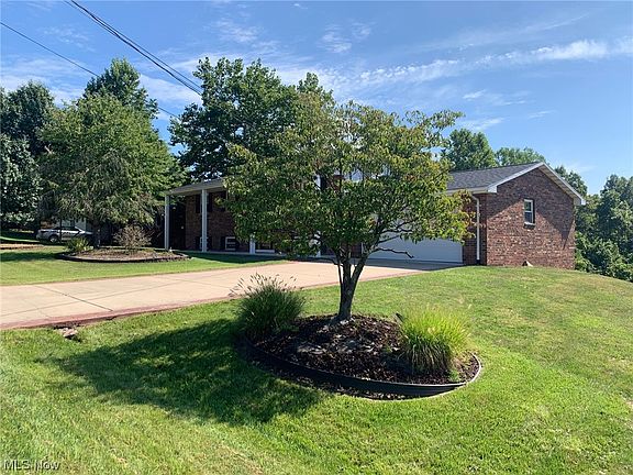 3rd image of 426 Strecker Ln