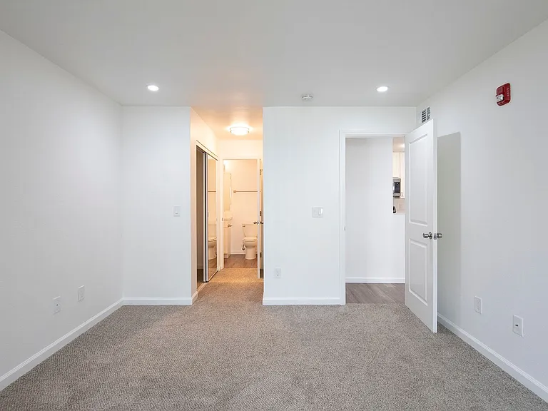 Mission Pacific Apartments — Photo 72