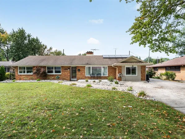 2767 Buckingham Dr, Windsor, ON N8T 2C1