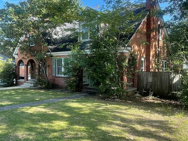 302 Harden St — Photo 9
