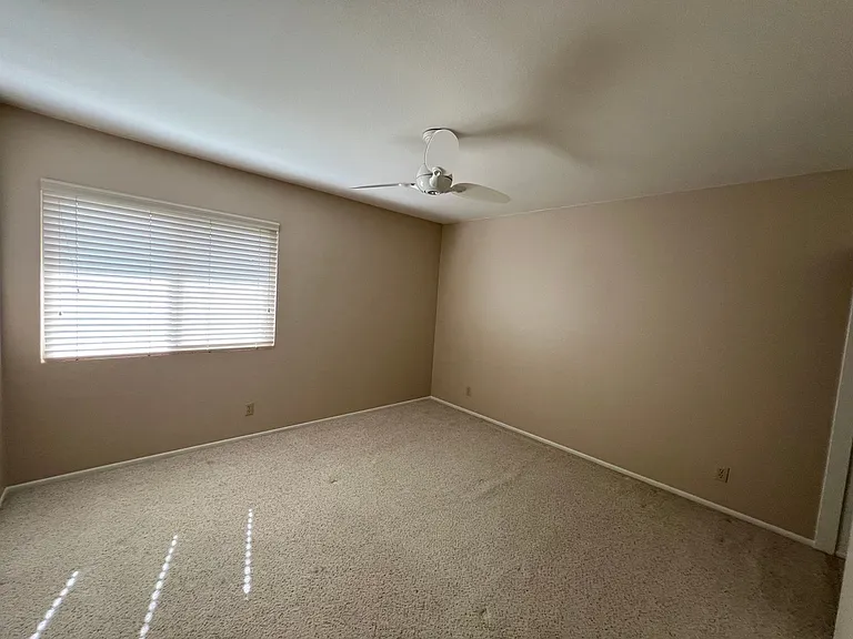 2604 Calle Elegante — Photo 17