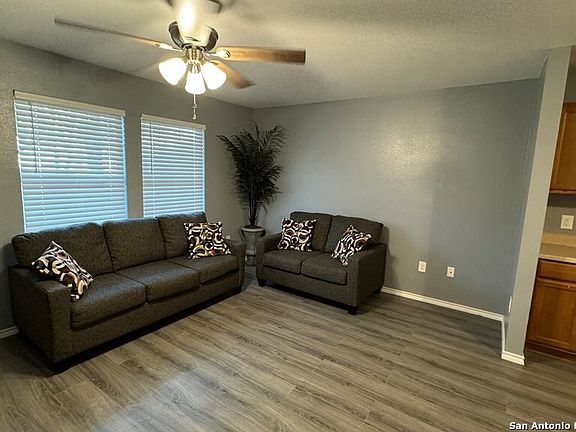 5th image of 807 N AVE D