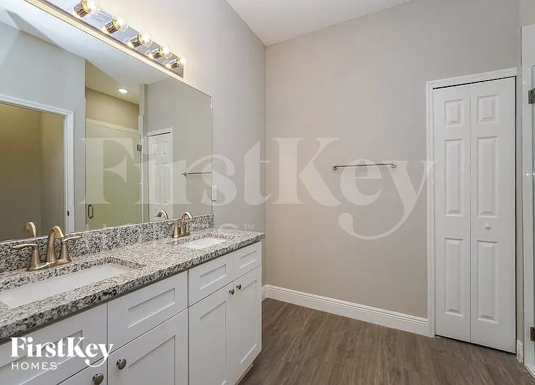 2420 San Filippo Dr SE — Photo 8