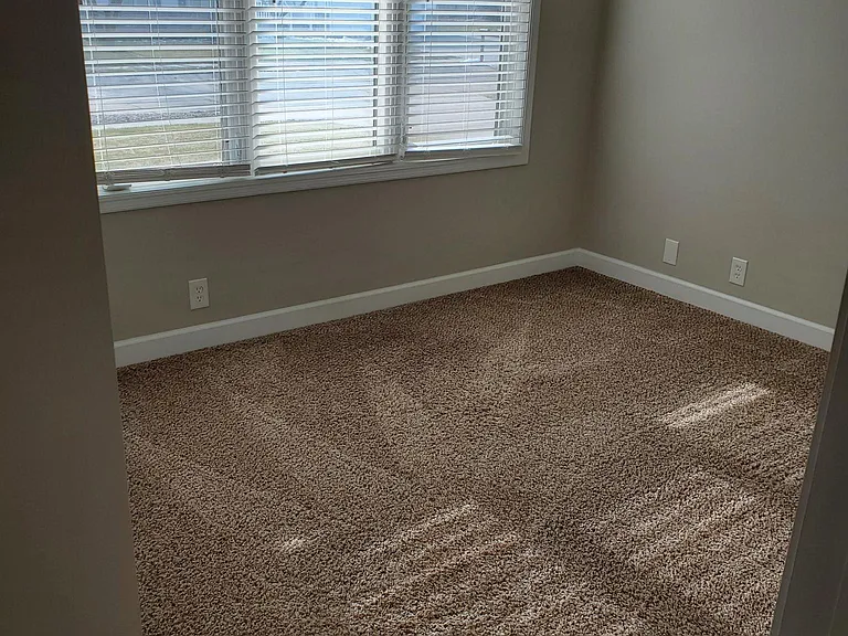 308 W Adams St — Photo 37
