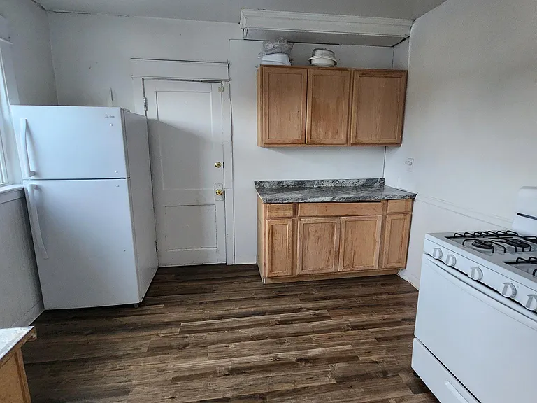 839 E 26th St #2 — Photo 8