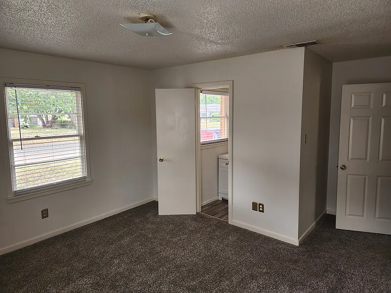 2167 Bridge Ave — Photo 17
