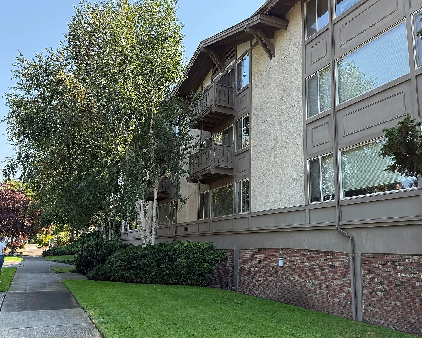 Fairmont Terrace — Photo 2