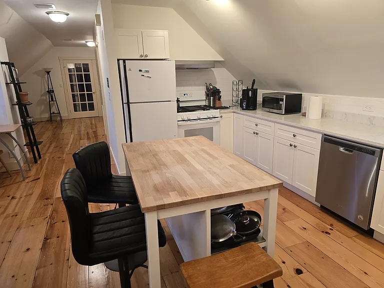 133 Calumet St #4 — Photo 9