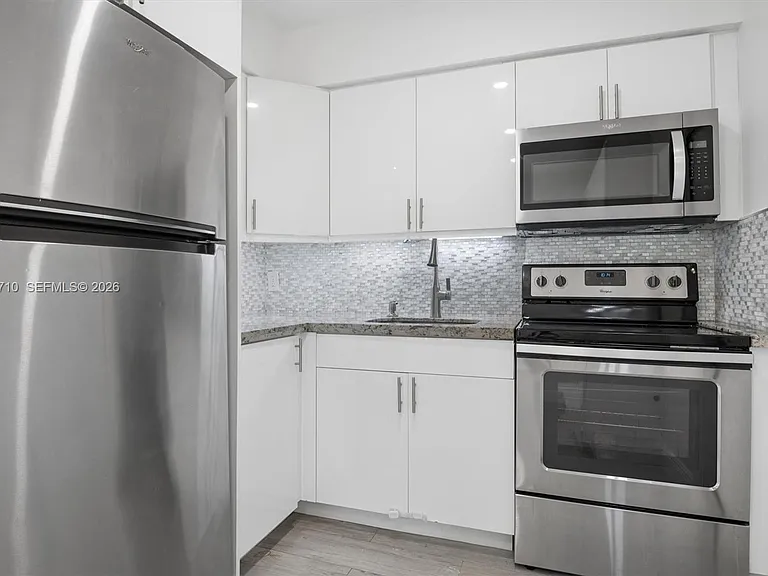 2775 SW 12th St #2775 — Photo 2