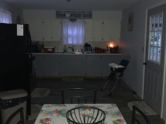 4th image of 1022 N Fruitridge Ave