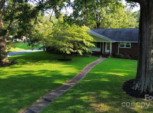 664 Allister Dr, Charlotte, NC 28227