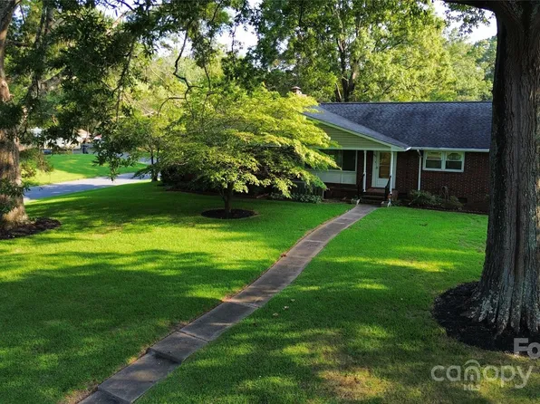 664 Allister Dr, Charlotte, NC 28227