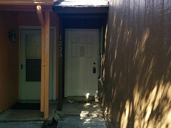 2nd image of 1225 Klondike St