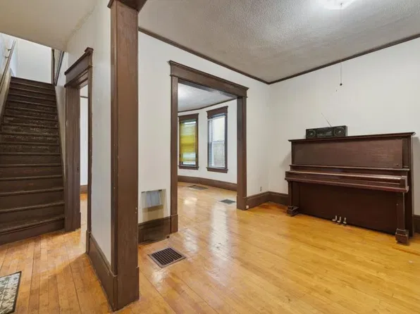 427 Dewey St, Saint Paul, MN