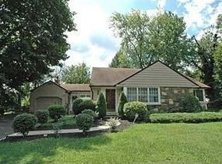 1325 Meetinghouse Rd, Huntingdon Valley, PA 19006