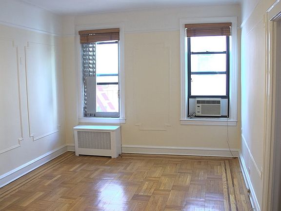 3rd image of 4142 42nd St APT 4B