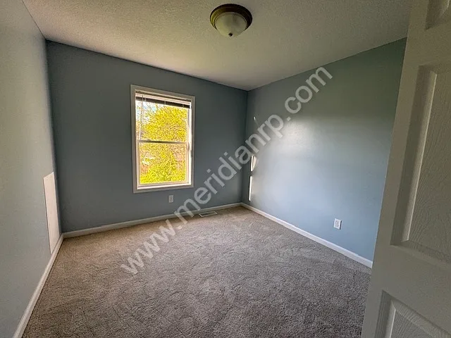 1131 E Lewis St — Photo 4