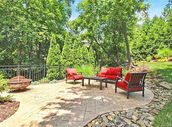 4th image of 9056 Mossy Hill Ln