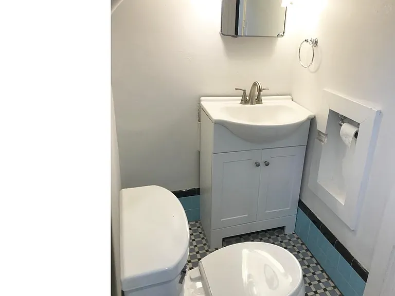902 Hughes Dr #2 — Photo 3