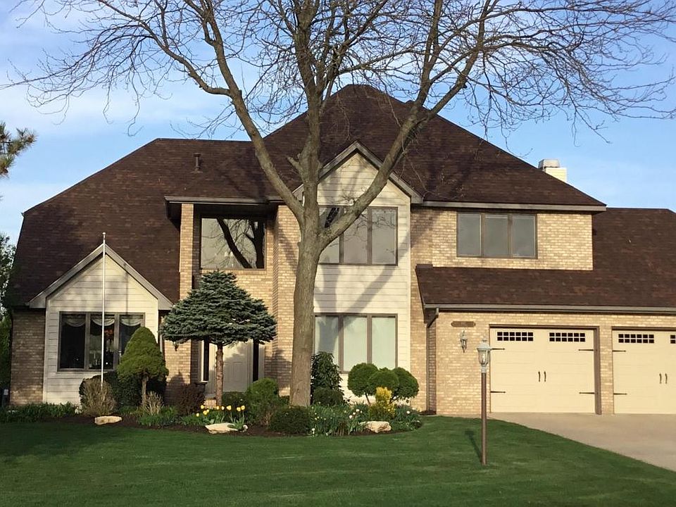 1st image of 882 Sand Lake Dr