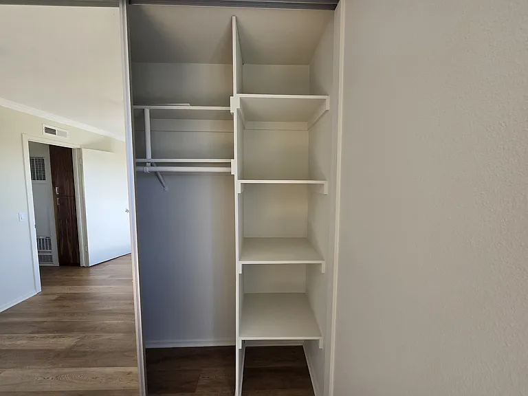 Laguna del Rey Apartments — Photo 73