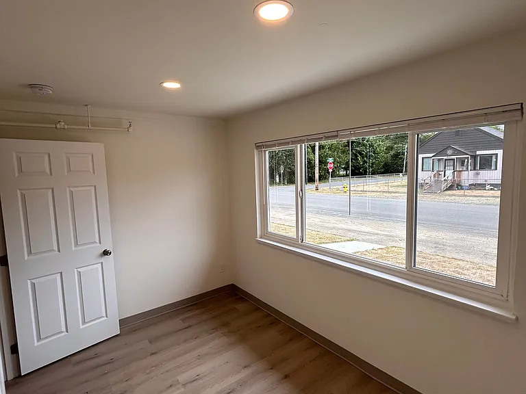 324 W King St — Photo 18