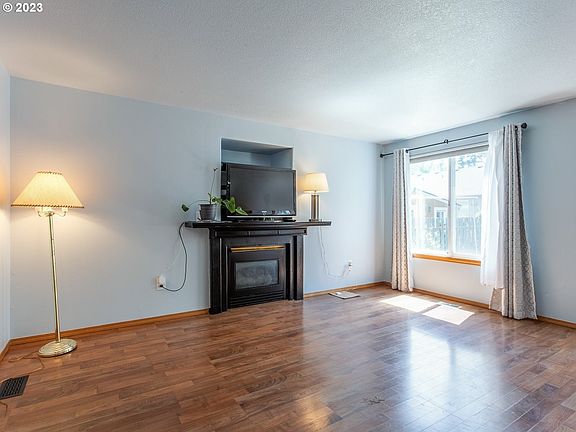 3rd image of 18519 SE 20th Way