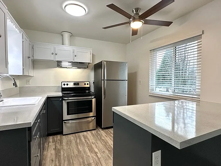 J3 Apartments — Photo 26