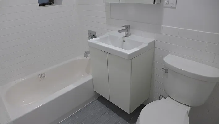 Rented by Avenues Real Estate | media 21